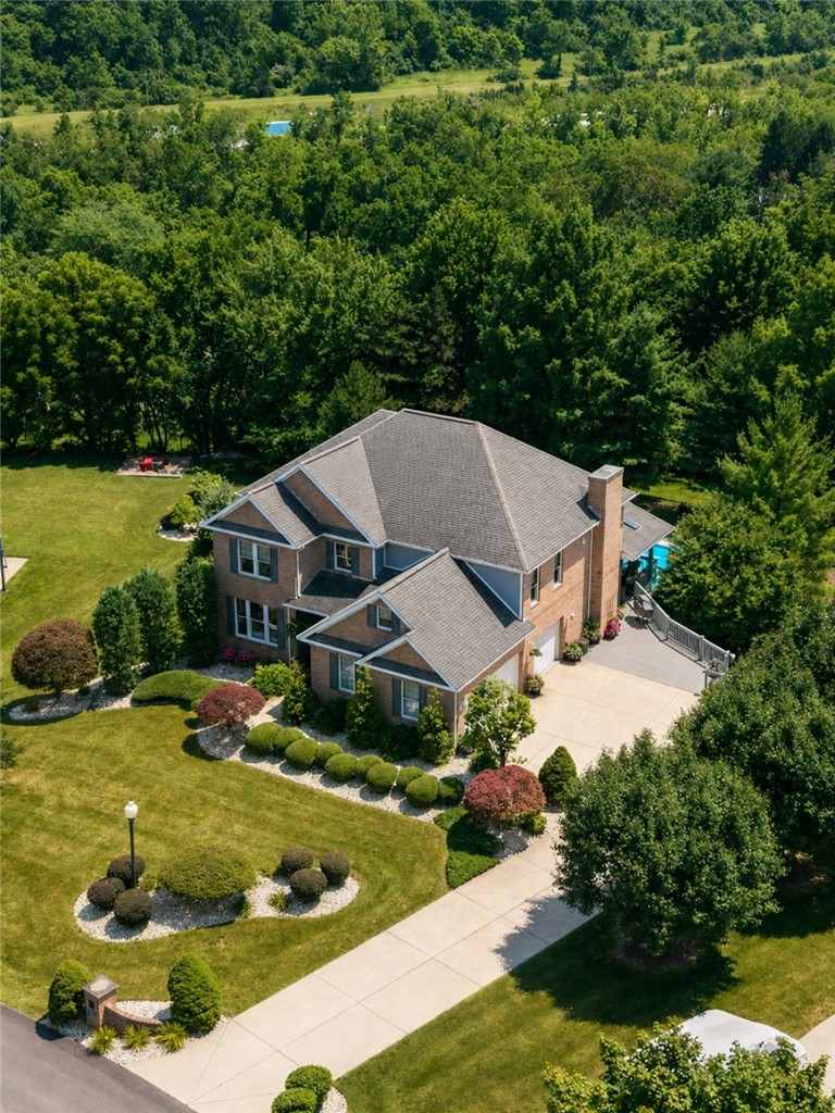 32 Hawthorne Ln — photo 2