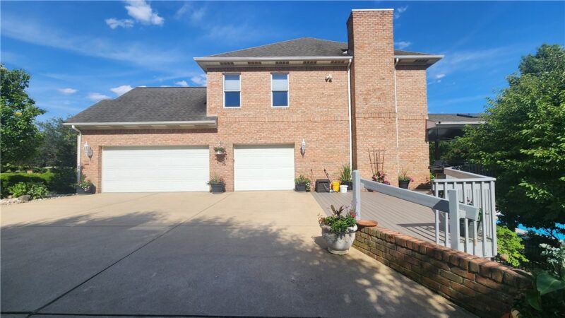 32 Hawthorne Ln — photo 6