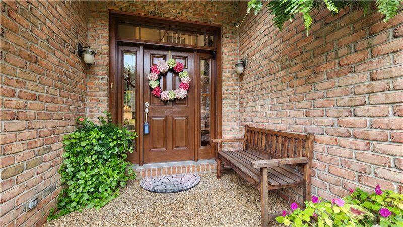 32 Hawthorne Ln — photo 8