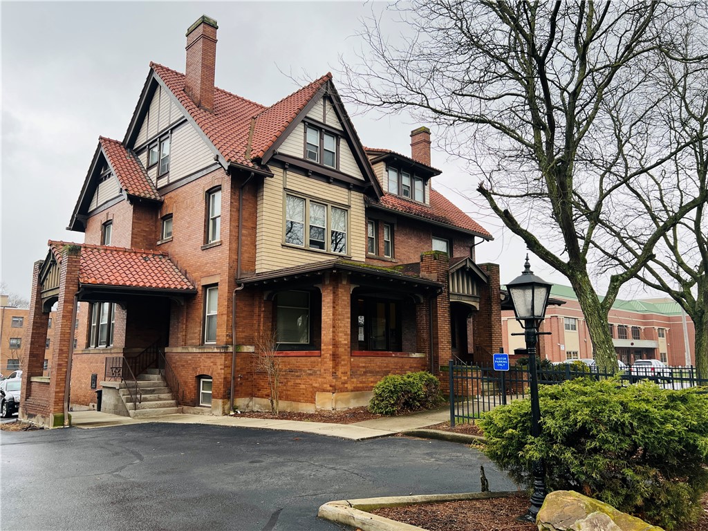 314 E Lincoln Ave — photo 1