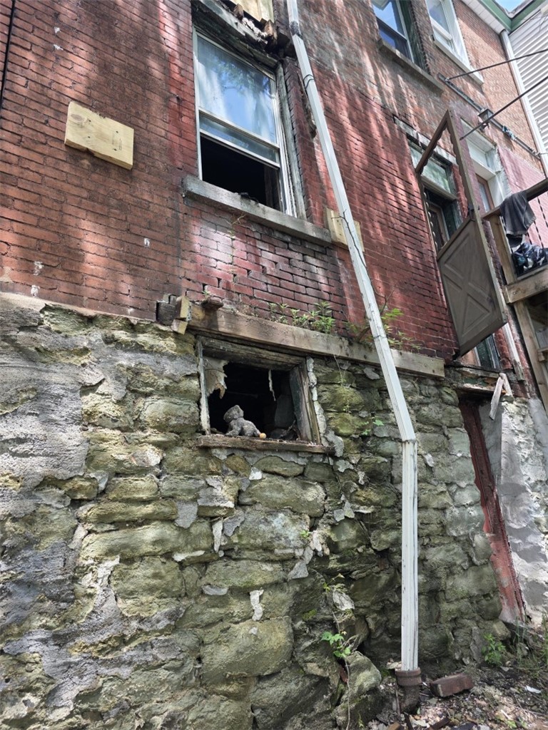 172 Marsden St — photo 6