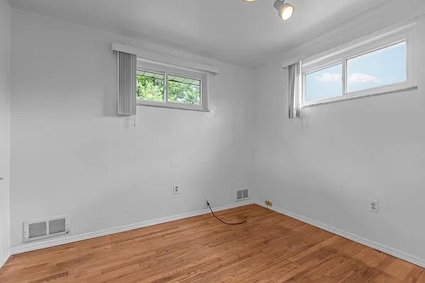 851 Florence Ave — photo 8