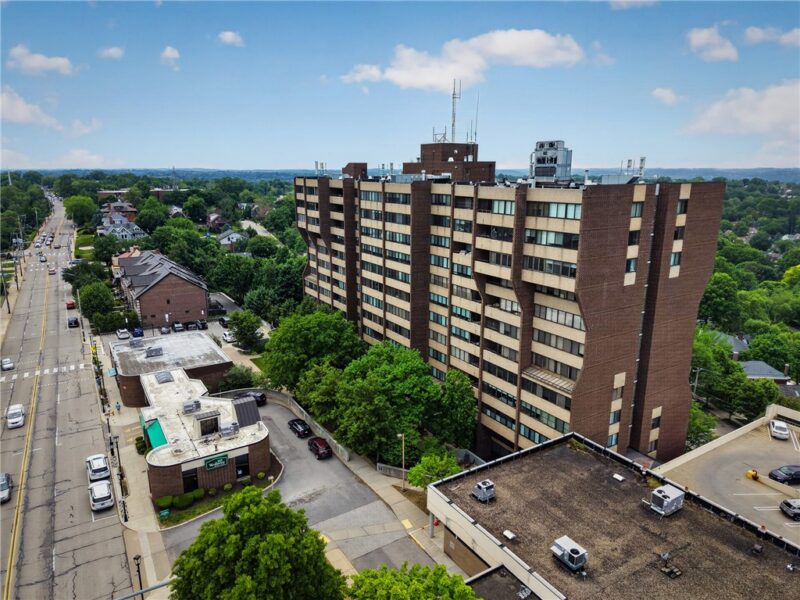 750 Washington Rd — photo 4