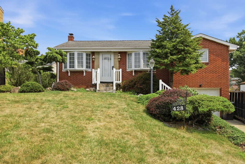 428 Lucy Drive — photo 1