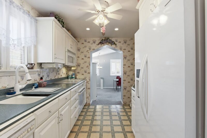 428 Lucy Drive — photo 7