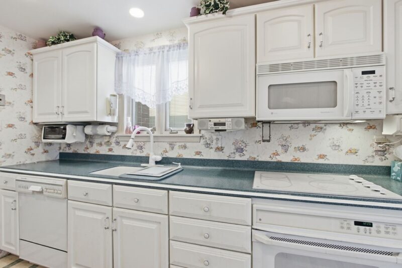 428 Lucy Drive — photo 8