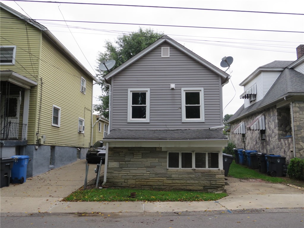 220 Finley Ave — photo 1