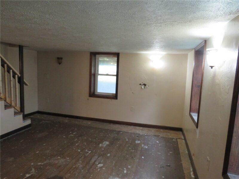 220 Finley Ave — photo 8