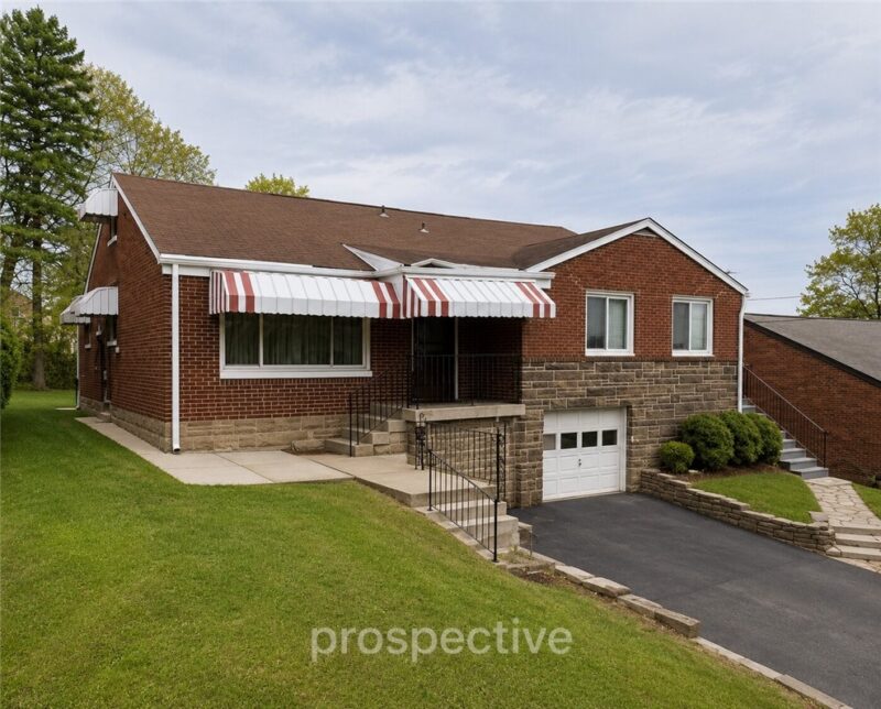 1833 Greentree Rd — photo 2