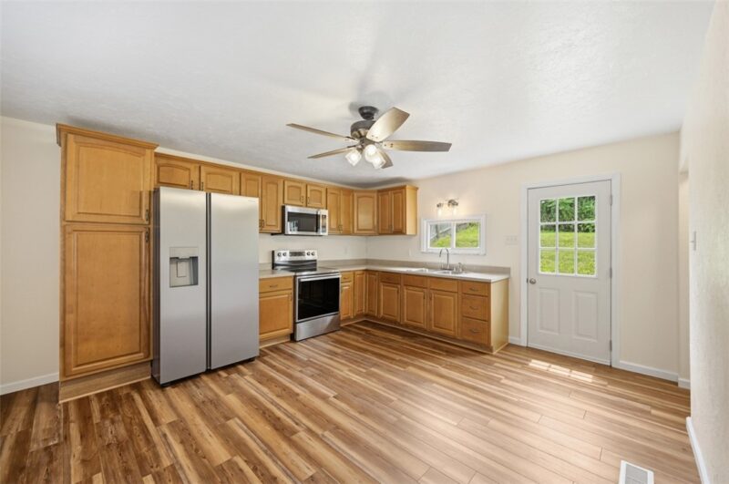 310 Madison Avenue — photo 2