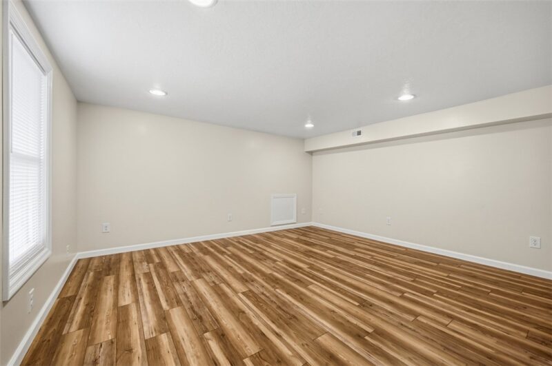 310 Madison Avenue — photo 6