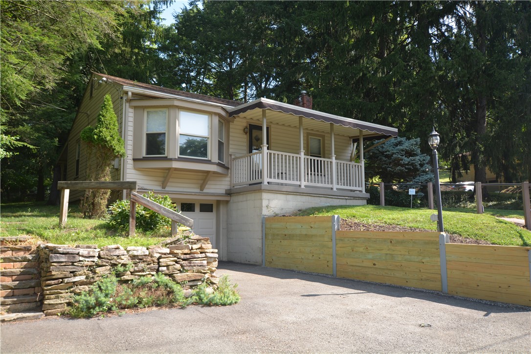 2425 Hampton Ave — photo 1