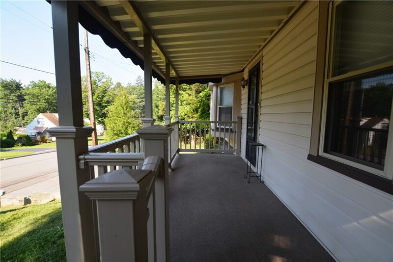 2425 Hampton Ave — photo 4
