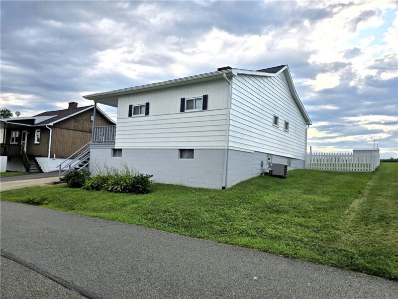 206 Meadowview Dr — photo 4