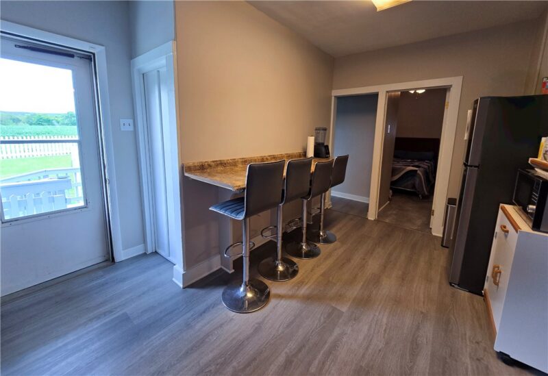 206 Meadowview Dr — photo 6