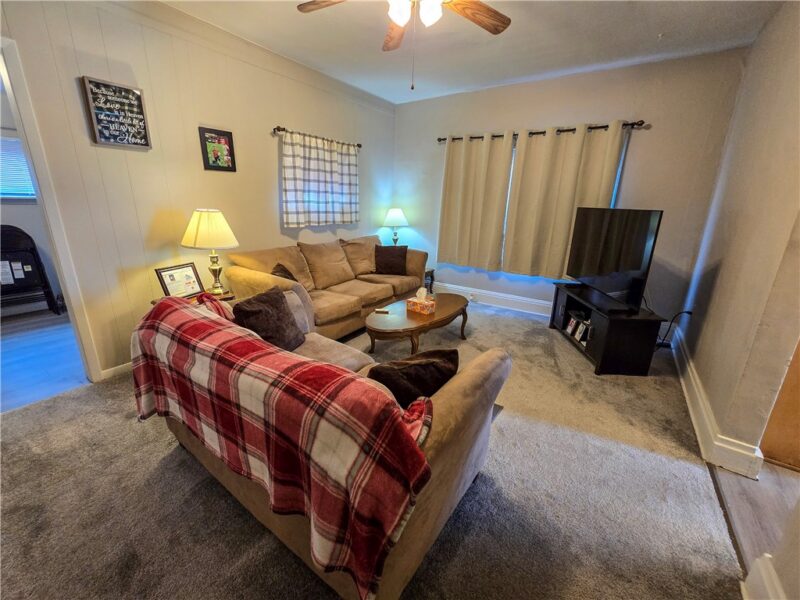 206 Meadowview Dr — photo 7
