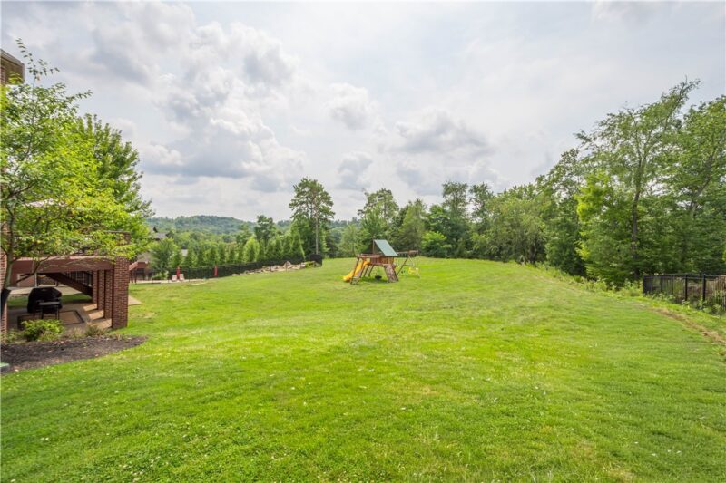 9807 Sumner Dr — photo 2