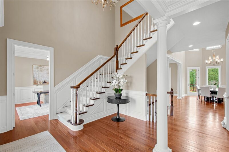 9807 Sumner Dr — photo 3