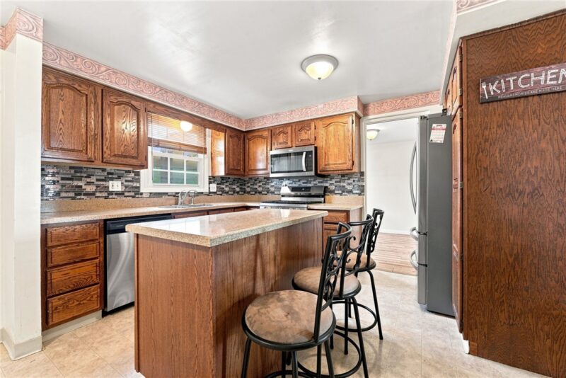 24 Sherman Cir — photo 8