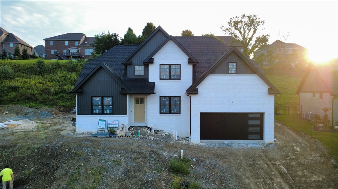 1061 Skyline Dr — photo 1