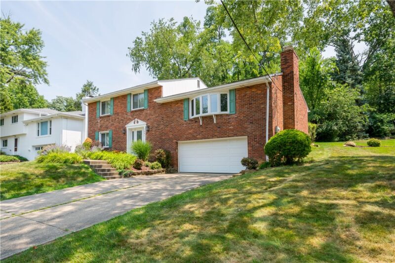 1531 Forestview Drive — photo 2