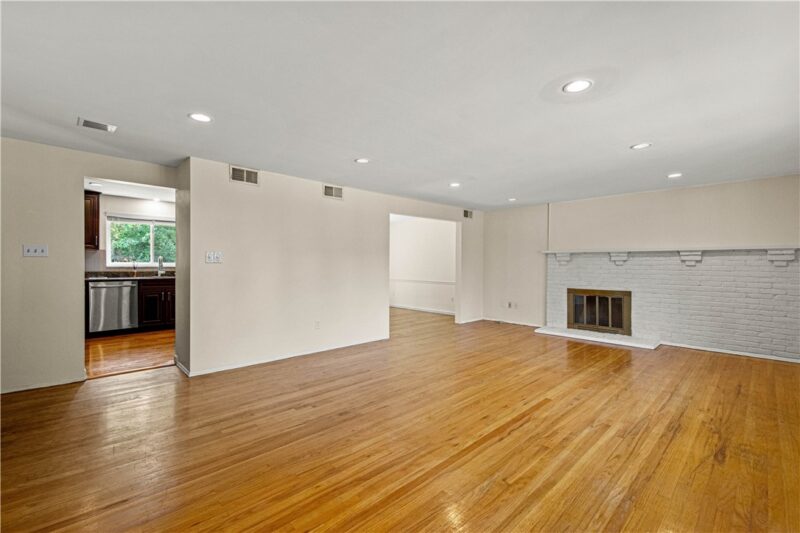 1531 Forestview Drive — photo 7