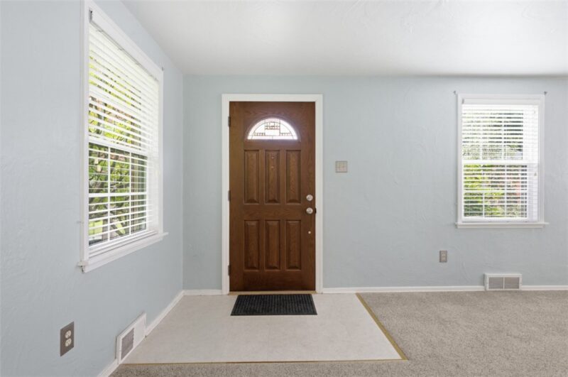 323 Constitution Drive — photo 8