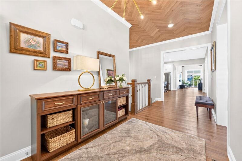 2025 Froman Dr — photo 2