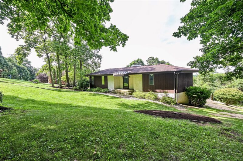 3150 Princeton Rd — photo 3