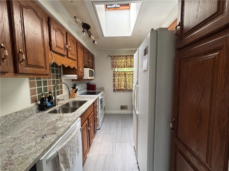 64 Bel Aire Dr — photo 3