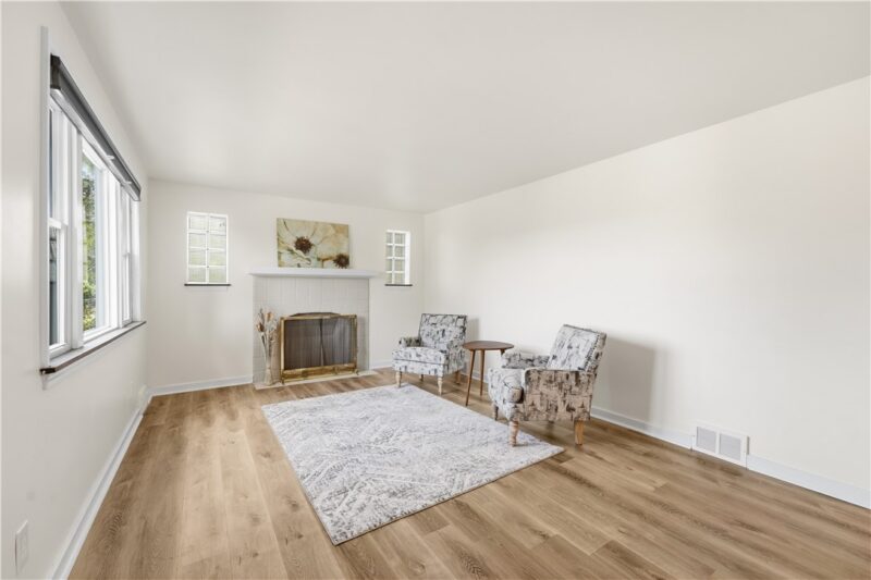 111 Victoria Drive — photo 2