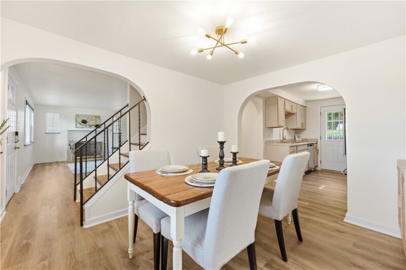 111 Victoria Drive — photo 8