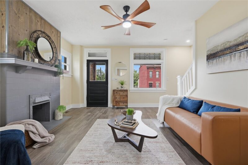 1425 Columbus Ave — photo 2