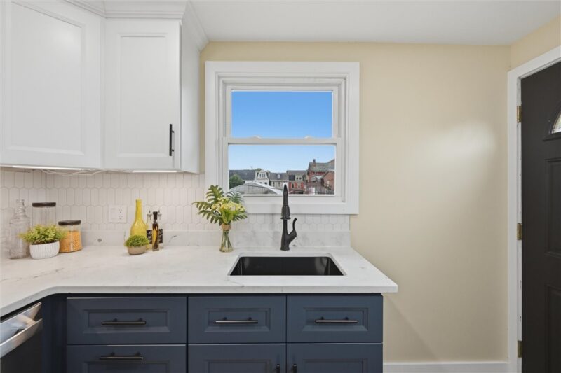 1425 Columbus Ave — photo 7