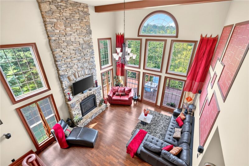 2042 STERLING DRIVE — photo 2