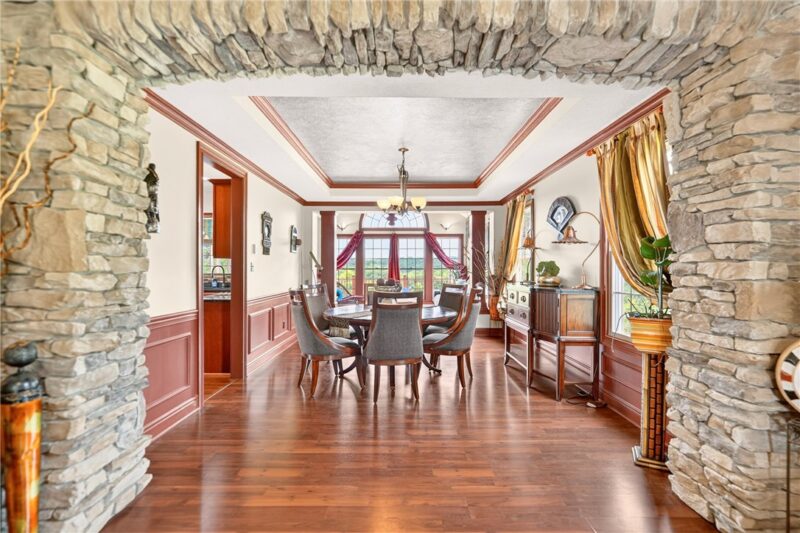 2042 STERLING DRIVE — photo 8
