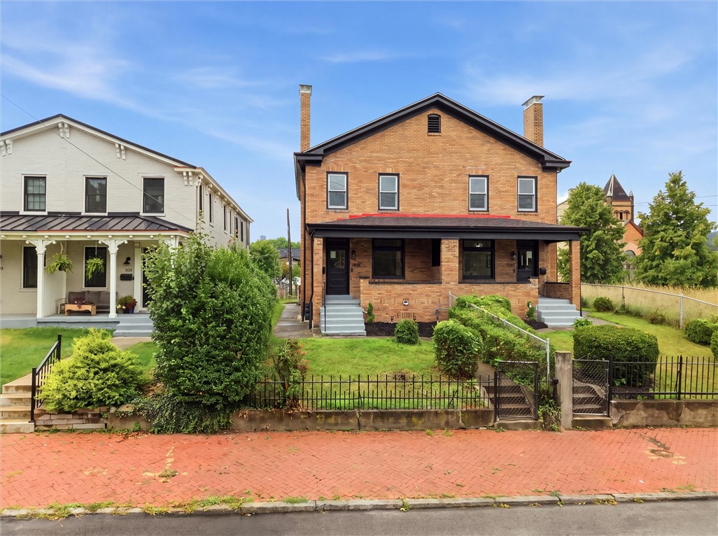 1423 Columbus Ave — photo 1