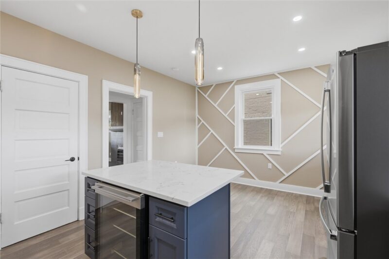 1423 Columbus Ave — photo 5