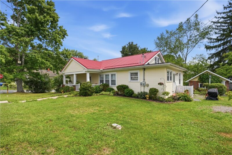 725 Pine Ave — photo 3