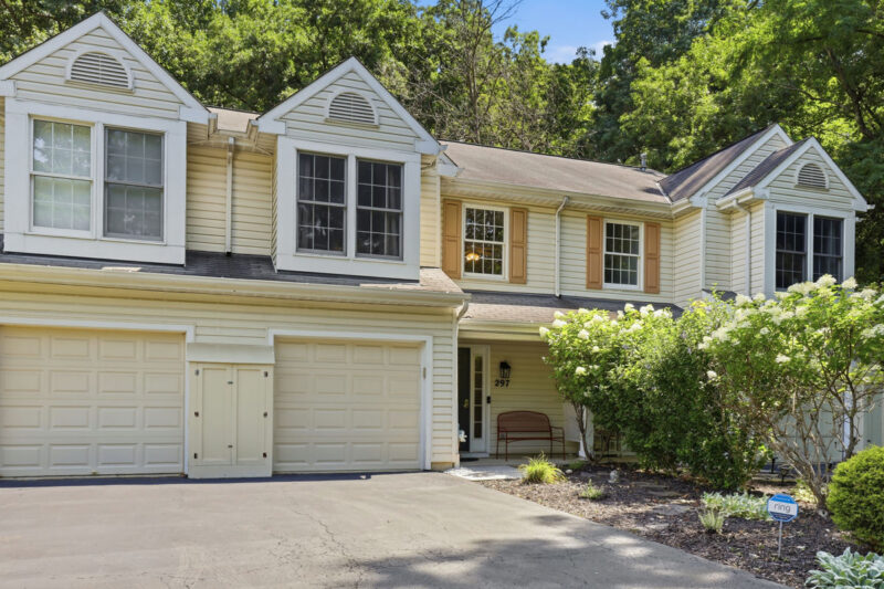 297 Commons DRIVE — photo 3