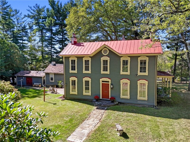 2535 Fife Drive — photo 2
