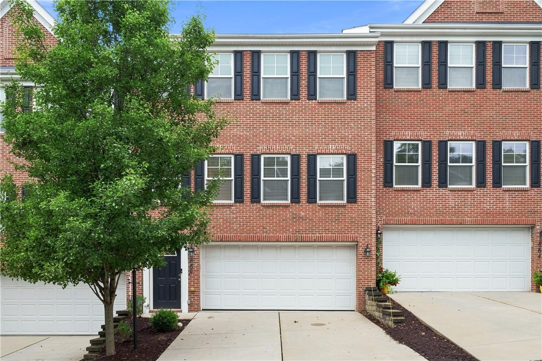 868 Highpointe Circle — photo 1