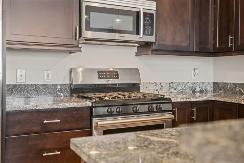 301 5th Ave 606 — photo 8