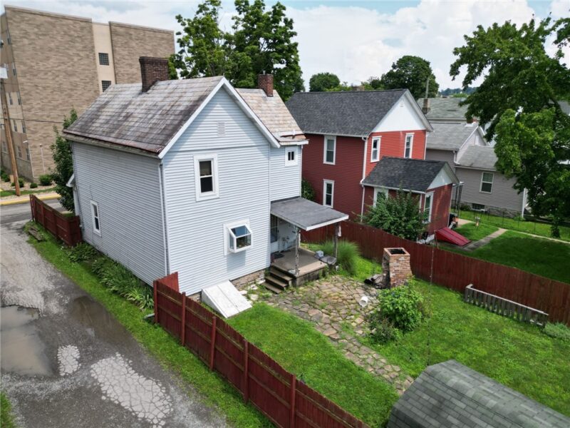 471 Insurance St — photo 3