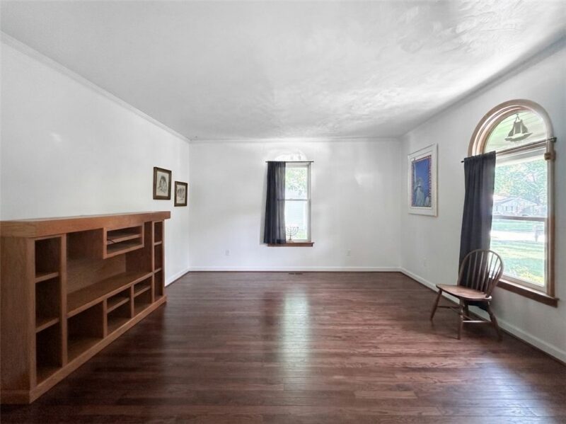 471 Insurance St — photo 5