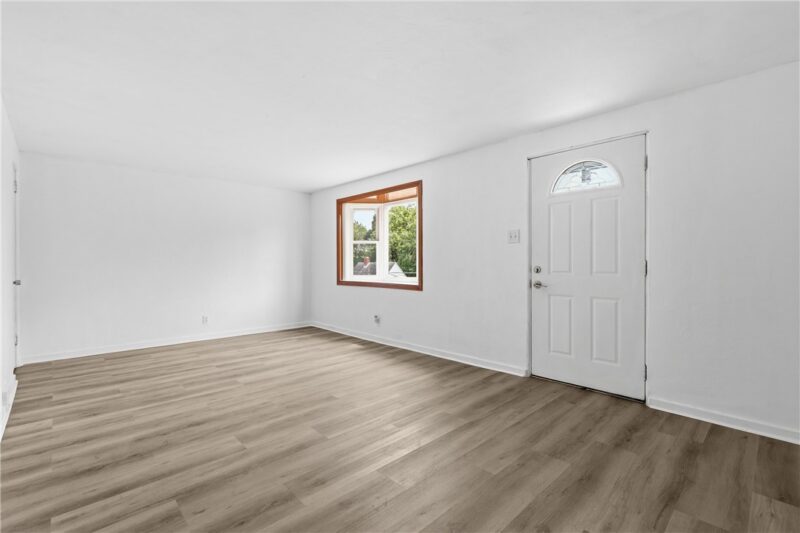 655 MAYVILLE AVENUE — photo 4