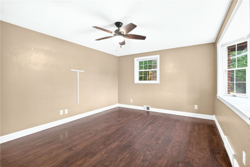 4702 S Woodland Cir — photo 4