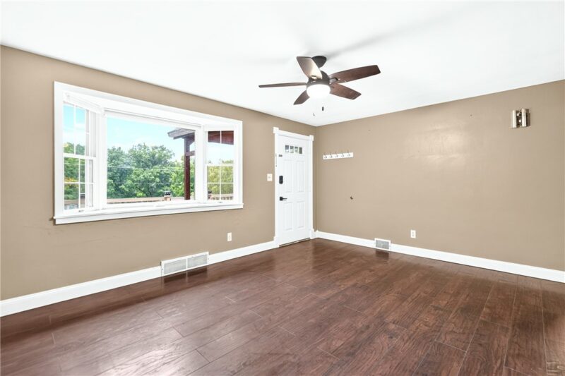 4702 S Woodland Cir — photo 5