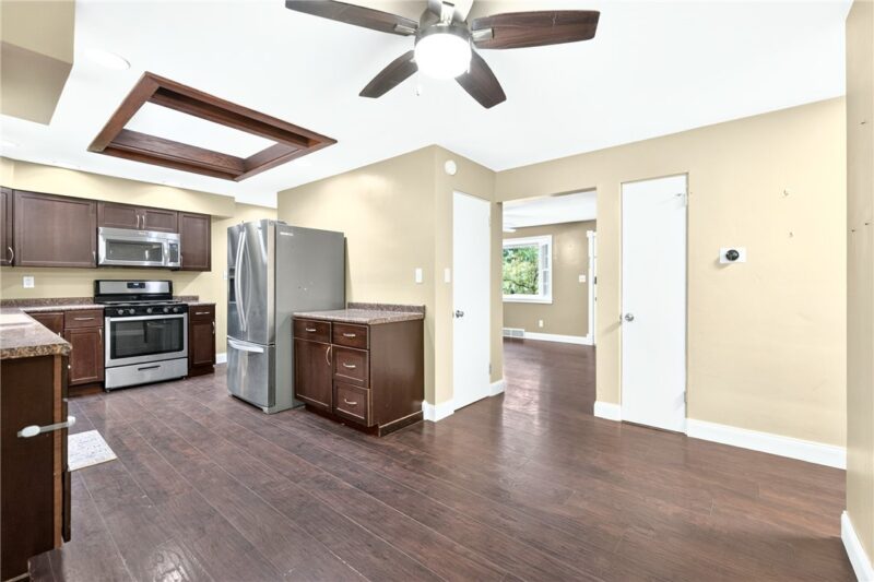 4702 S Woodland Cir — photo 8