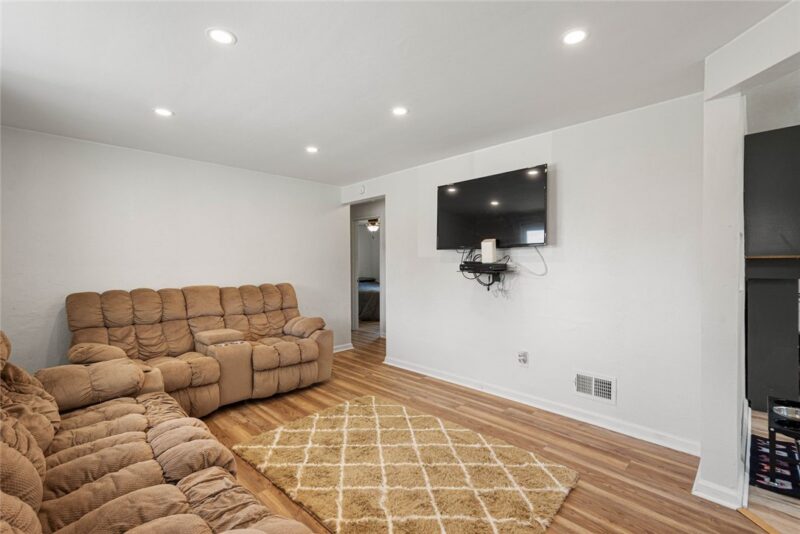 5314 Becky Drive — photo 4